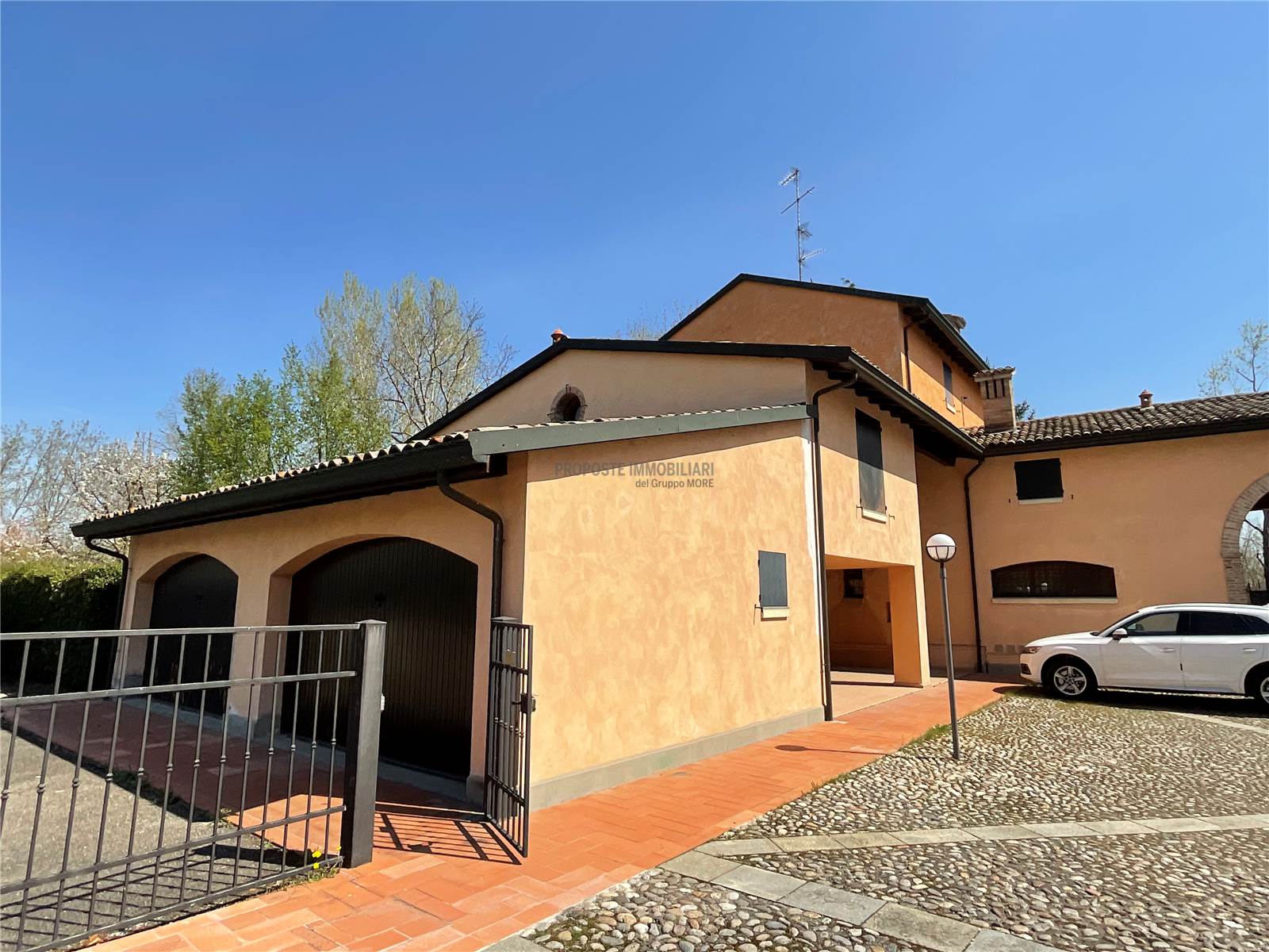ESTERNO