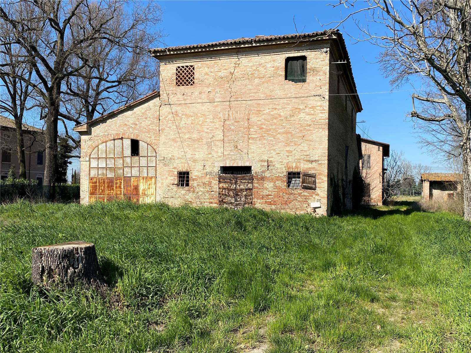 ED 2 - STALLA E FIENILE
