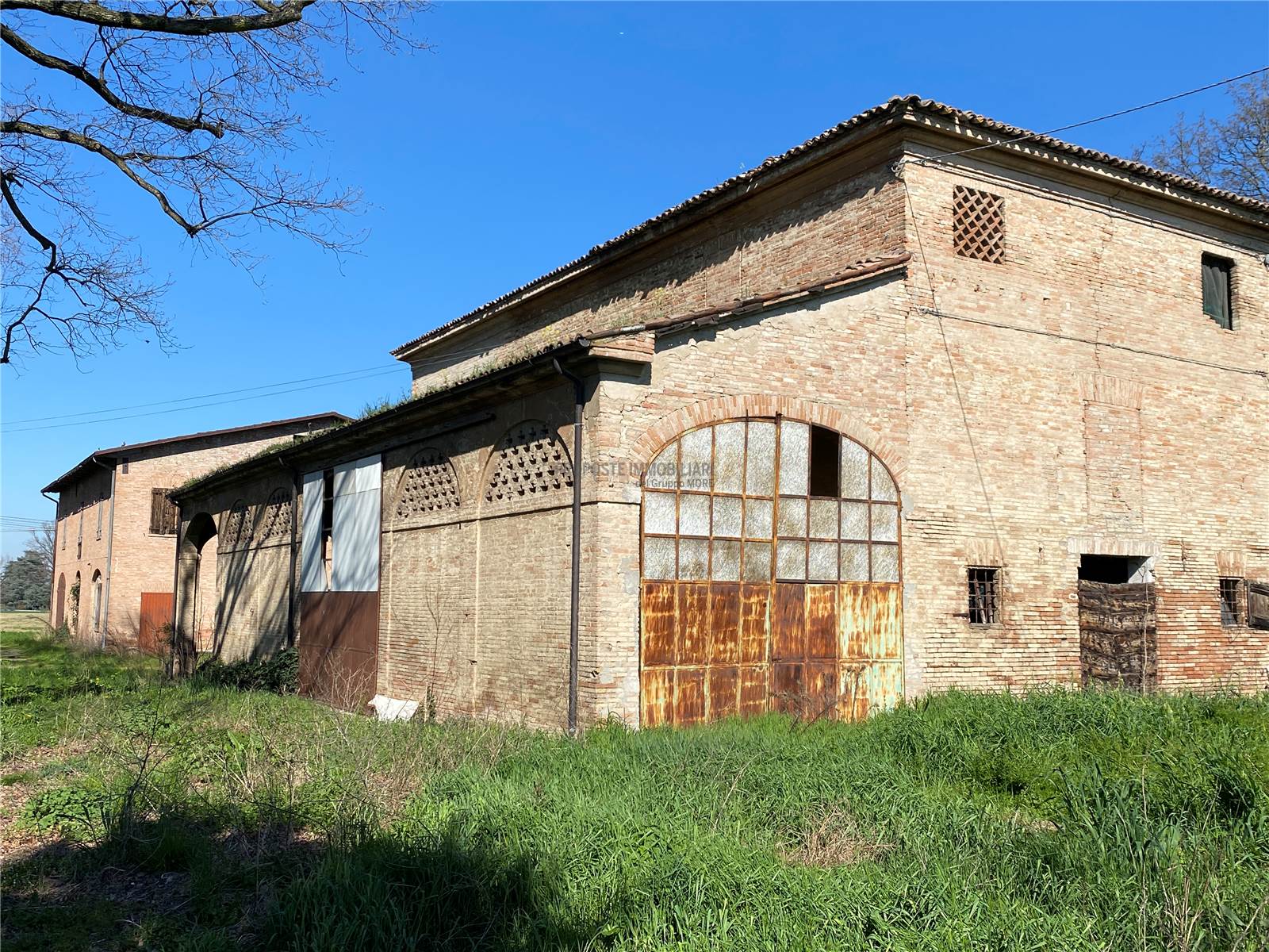 ED 2 - STALLA E FIENILE