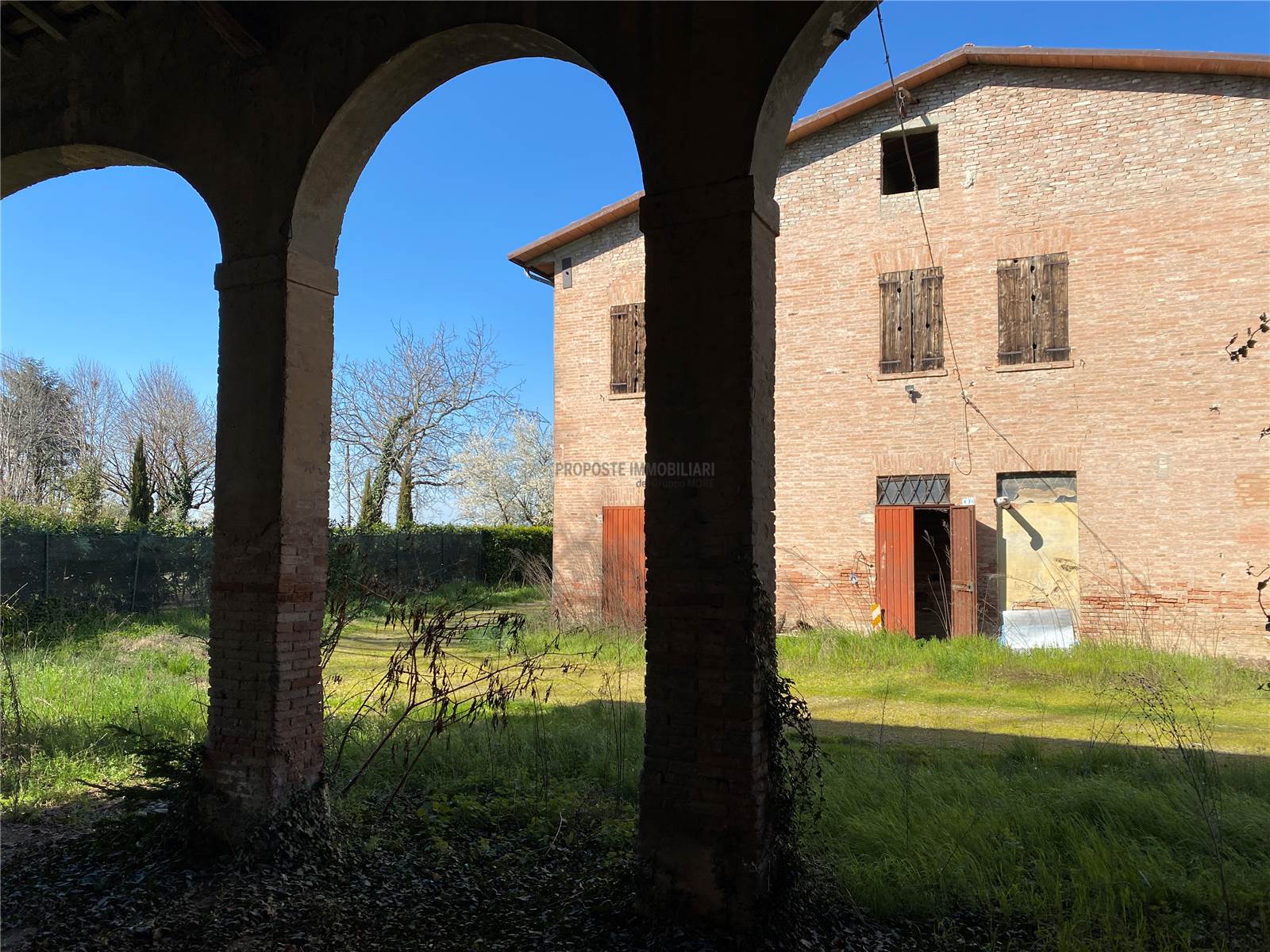 ED 2 - STALLA E FIENILE