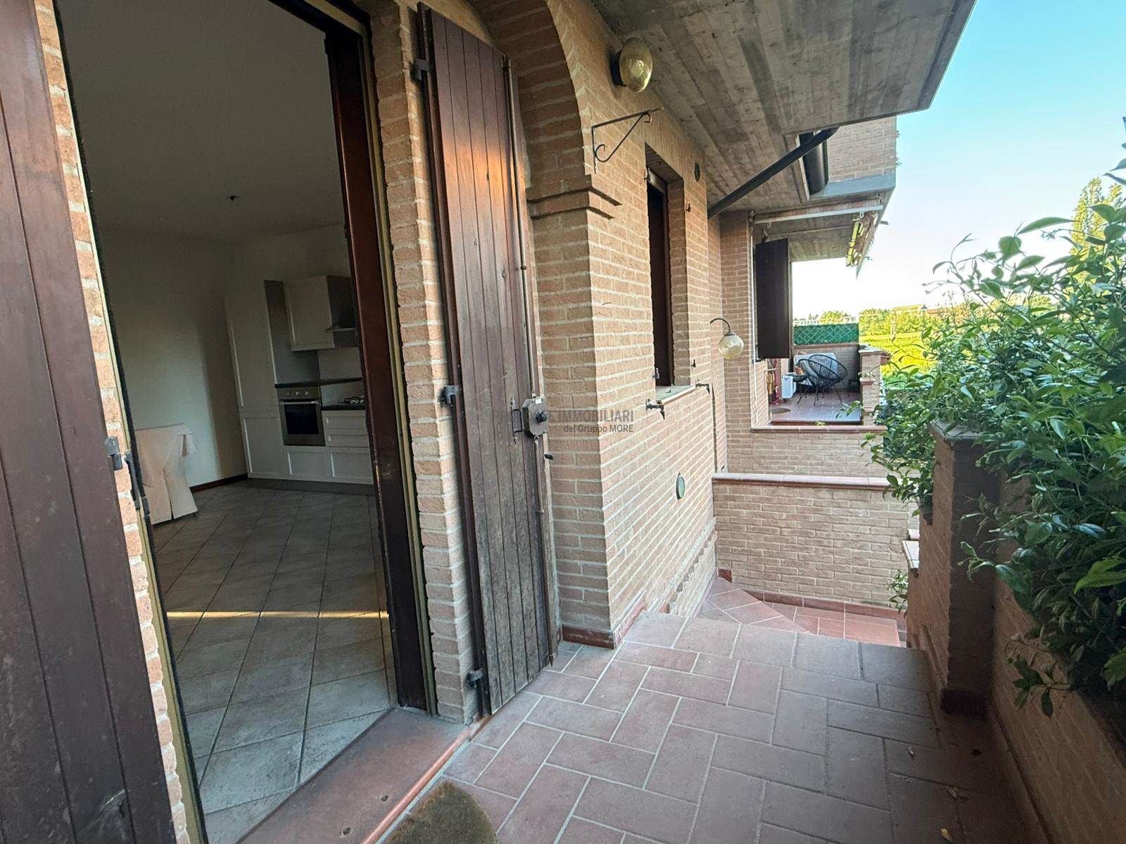 LOGGIA DI INGRESSO AL PIANO PRIMO