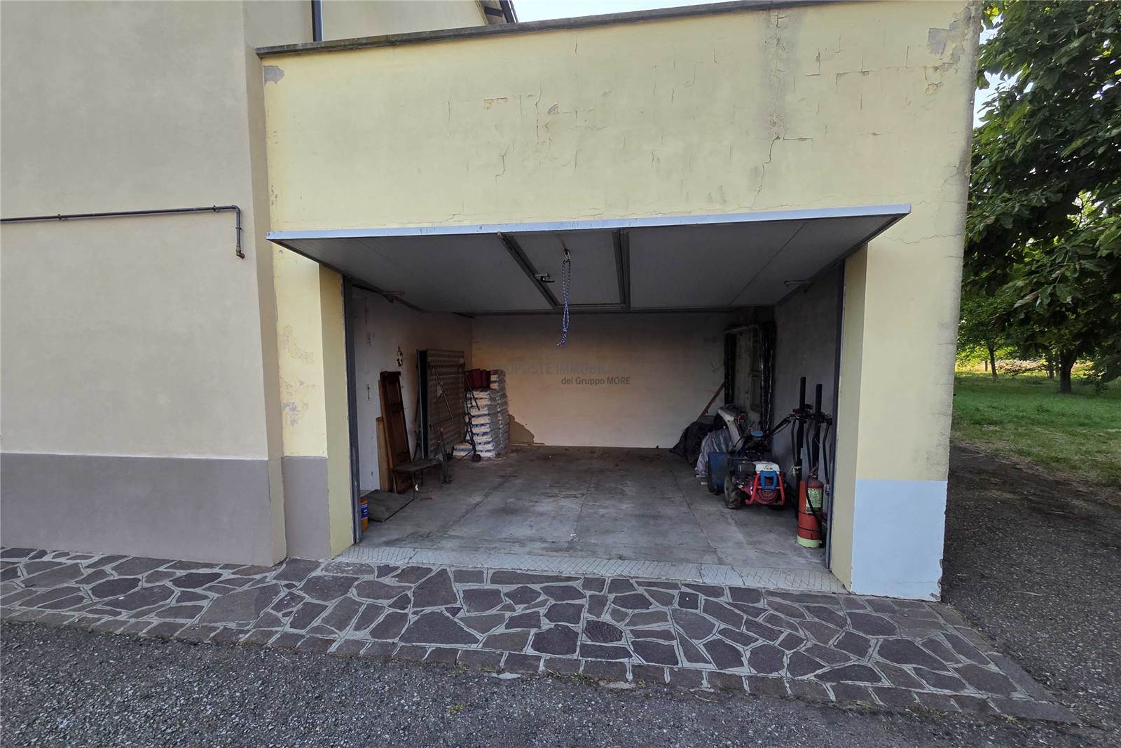 garage